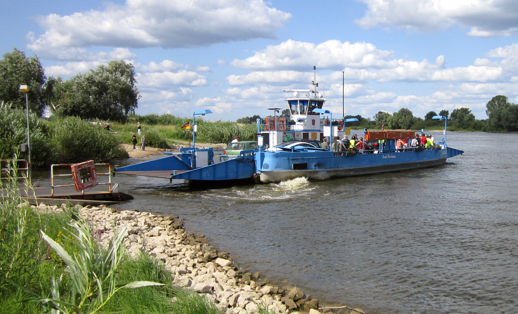 Die Elbfähre Amt Neuhaus bei Bleckede,