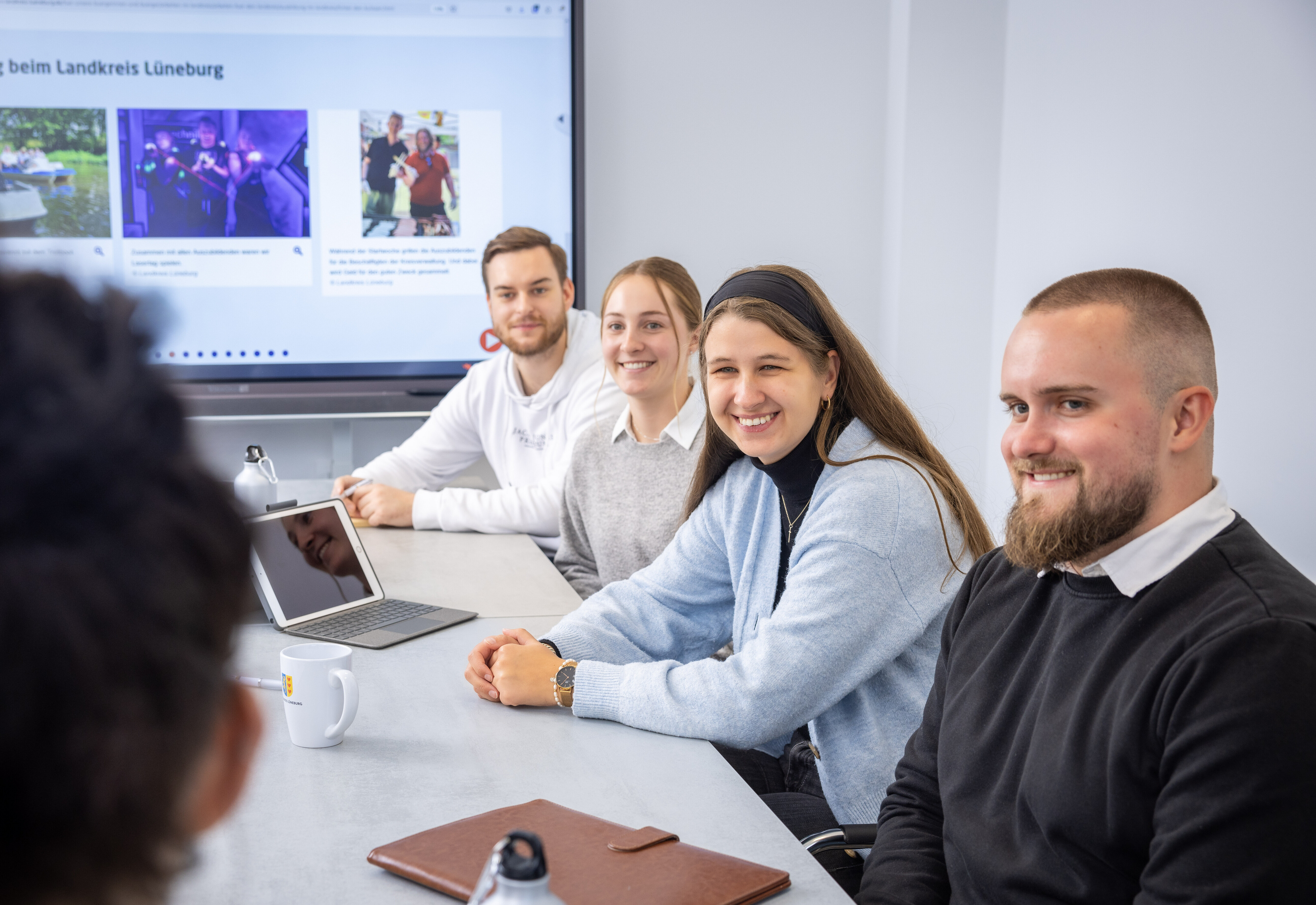 Azubis des Landkreises Lüneburg im Büro