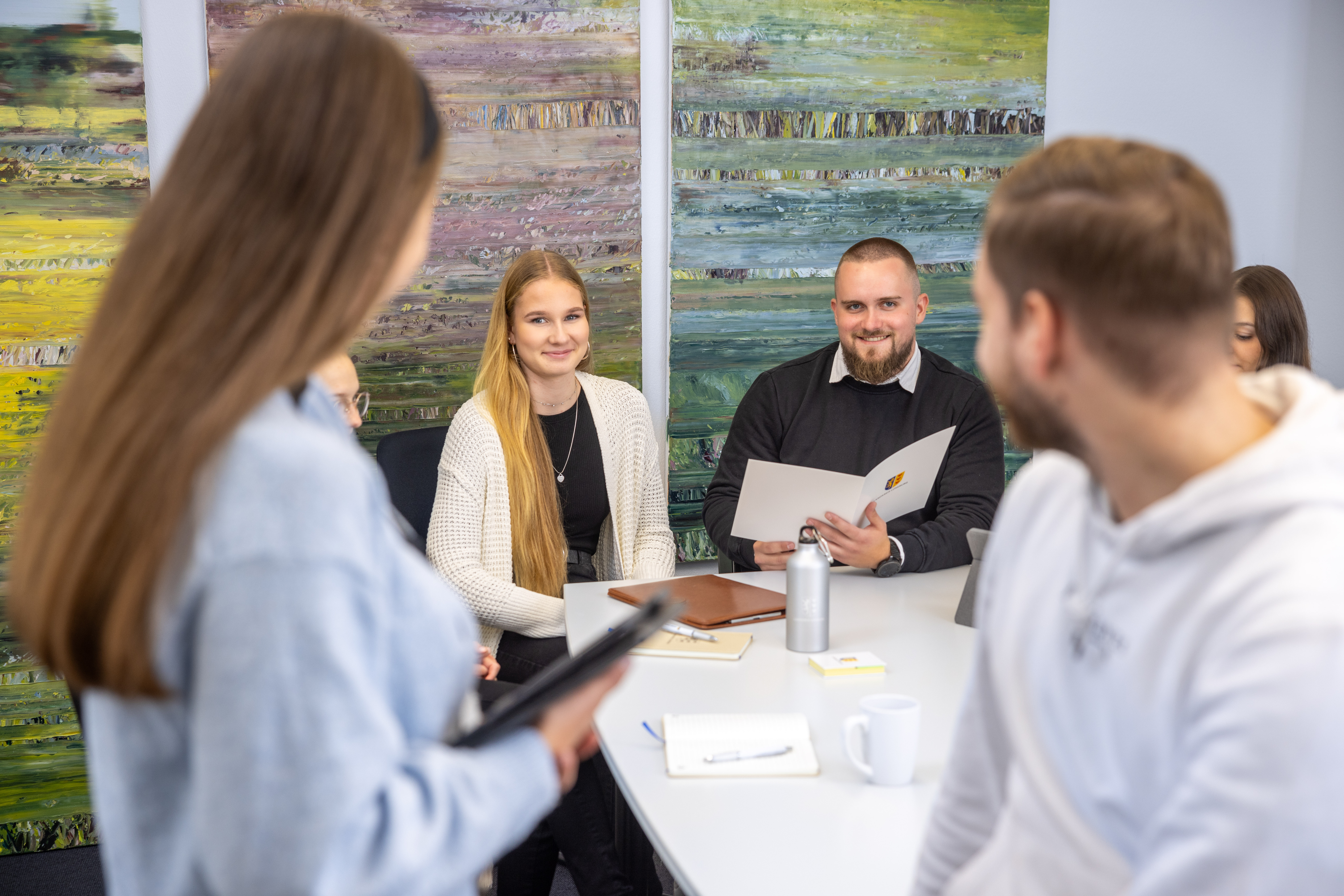 Auszubildende des Landkreises Lüneburg im Büro