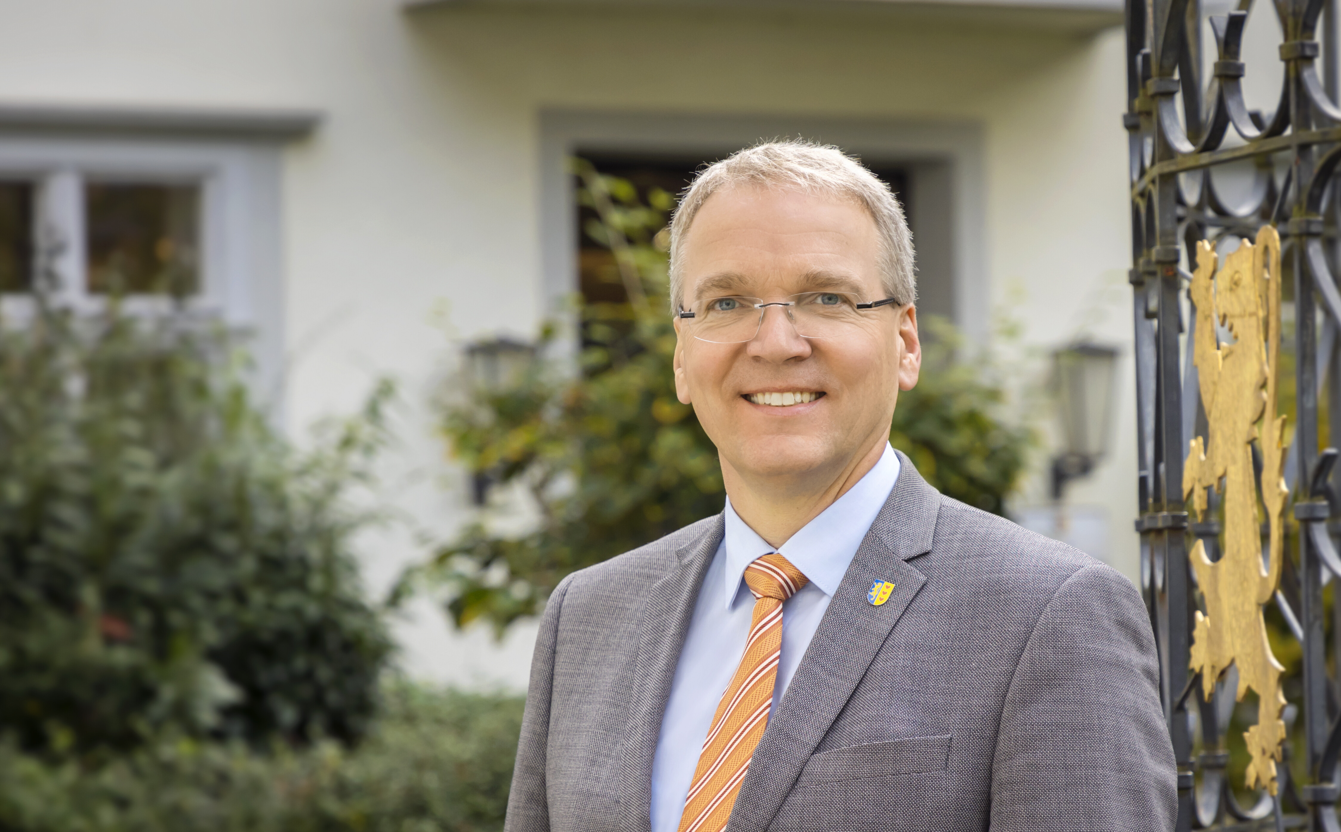 Portraitaufnahme von Landrat Jens Böther.